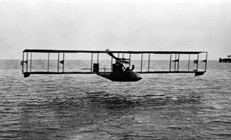 The first commercail flight