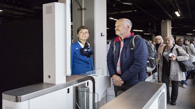 KLM and Schiphol trial biometric boarding
