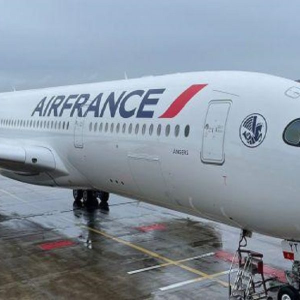 Air France off airport bag drop near Paris CDG