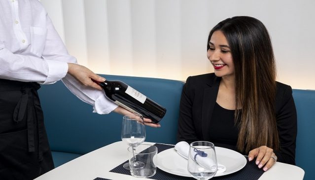 Air France lounge Washington - dining