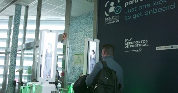 Biometric boarding at Portuguese airports