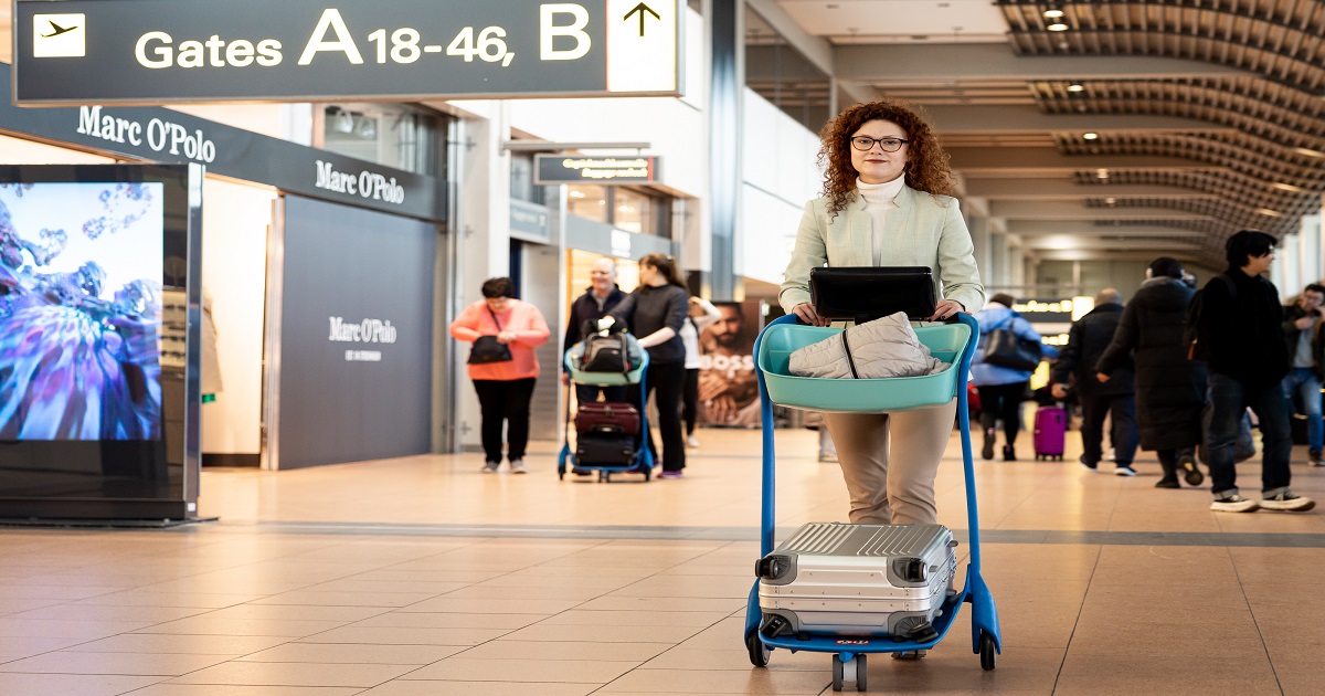 Hamburg Airport trials intelligent cabin bag trolleys