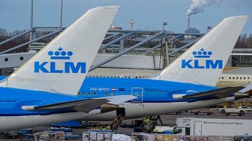 KLM 787 tails