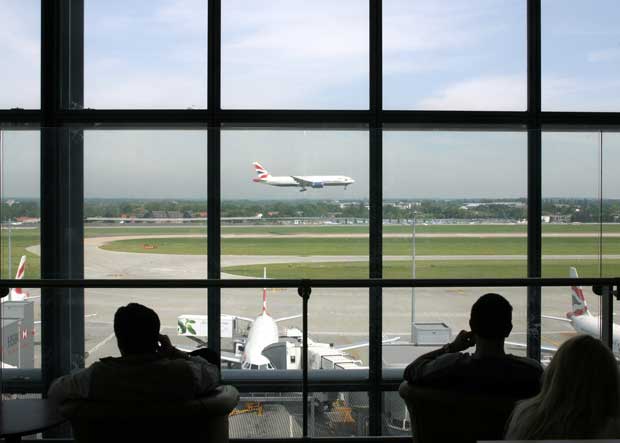 British Airways reduces hand luggage allowance