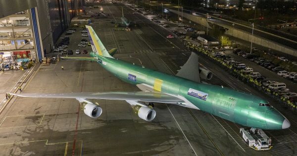 Last ever Boeing 747 rolls off