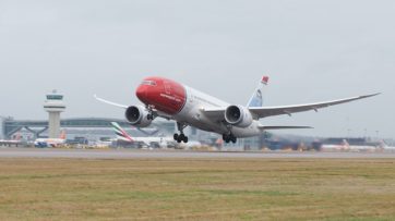 Norwegian 787 take-off