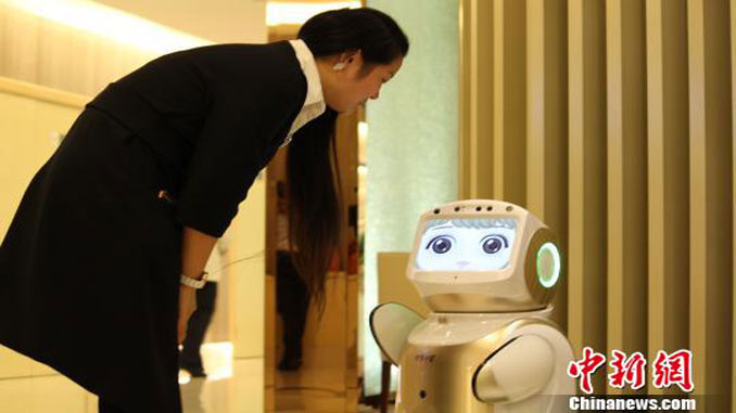 Shenzhen Airlines introduces customer service robots