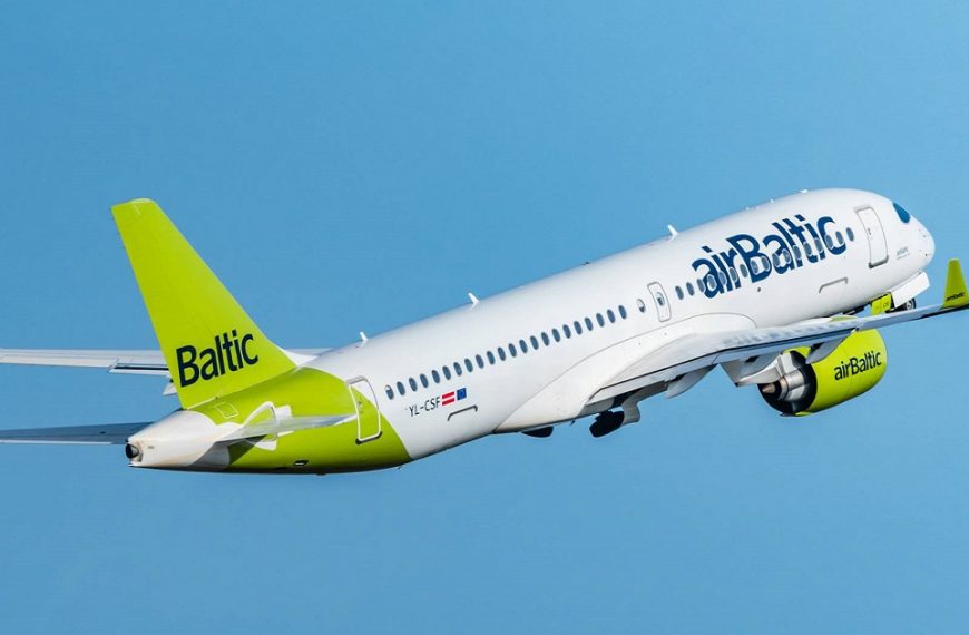 airBaltic to give all passengers free inflght internet