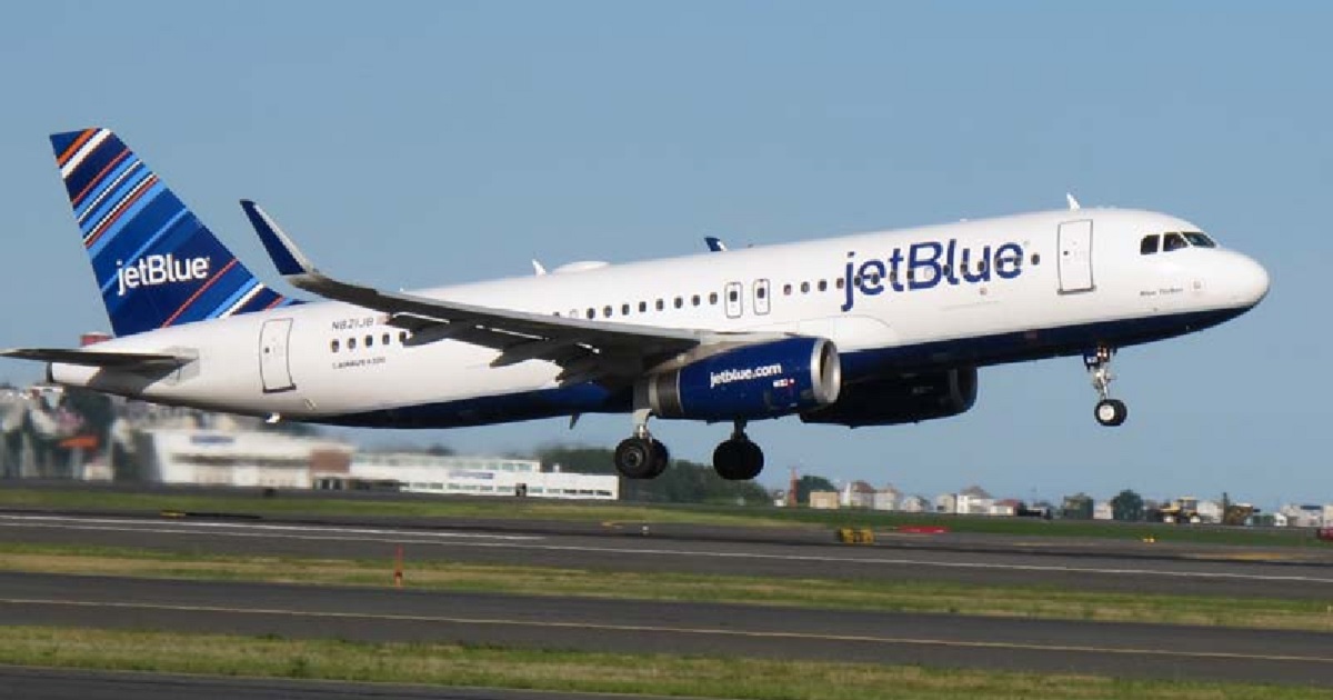 jetBlue A320 taking off